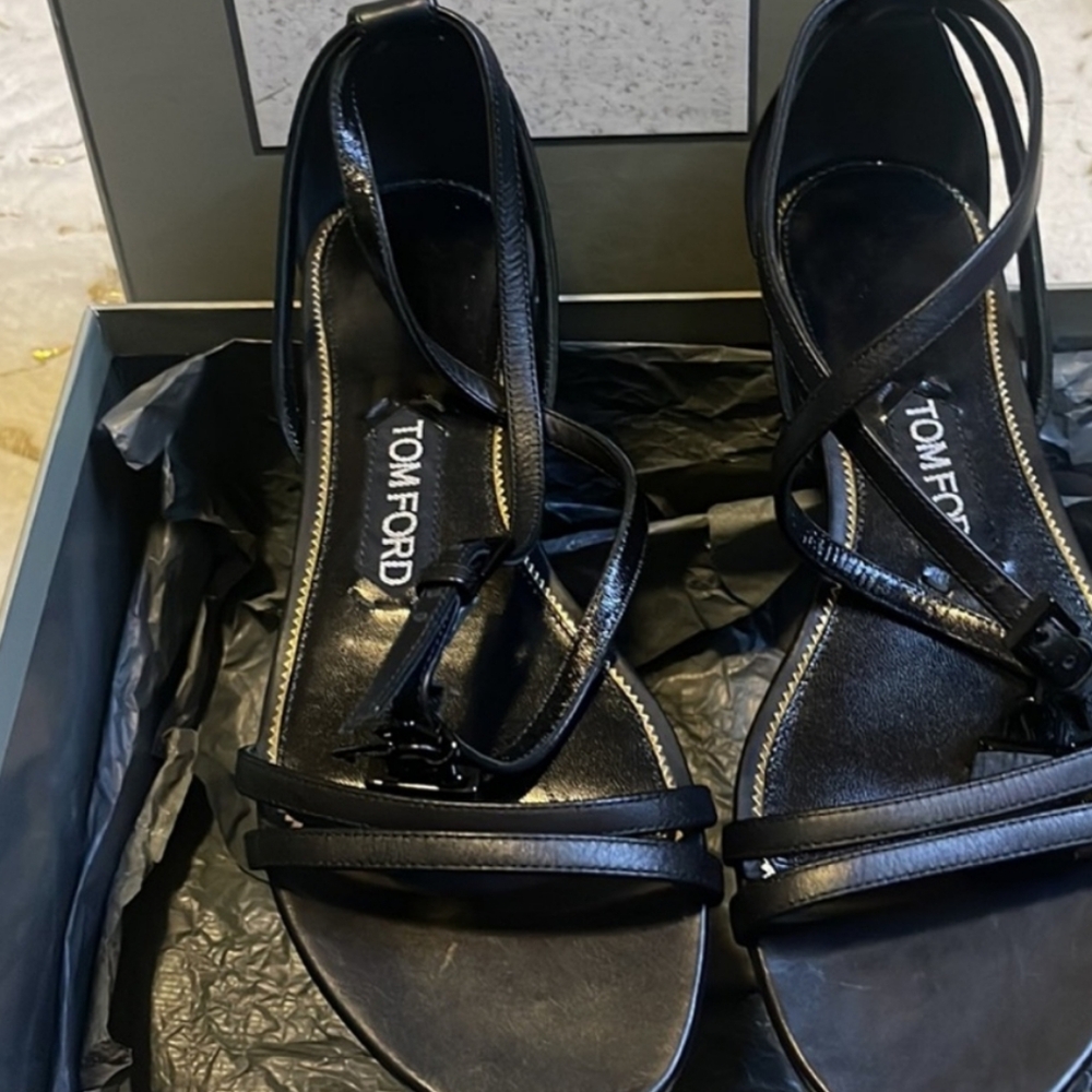 Sandals - Picture 3 of 4